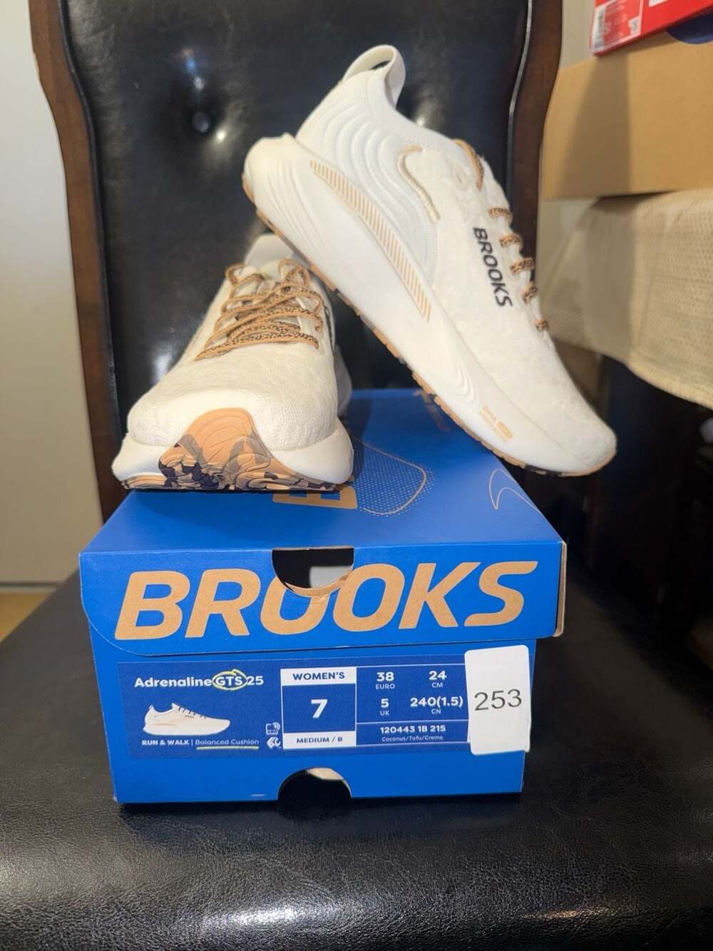 Brooks Adrenaline GTS 25 Women's Running Shoes Coconut/Tofu/Creme 7W